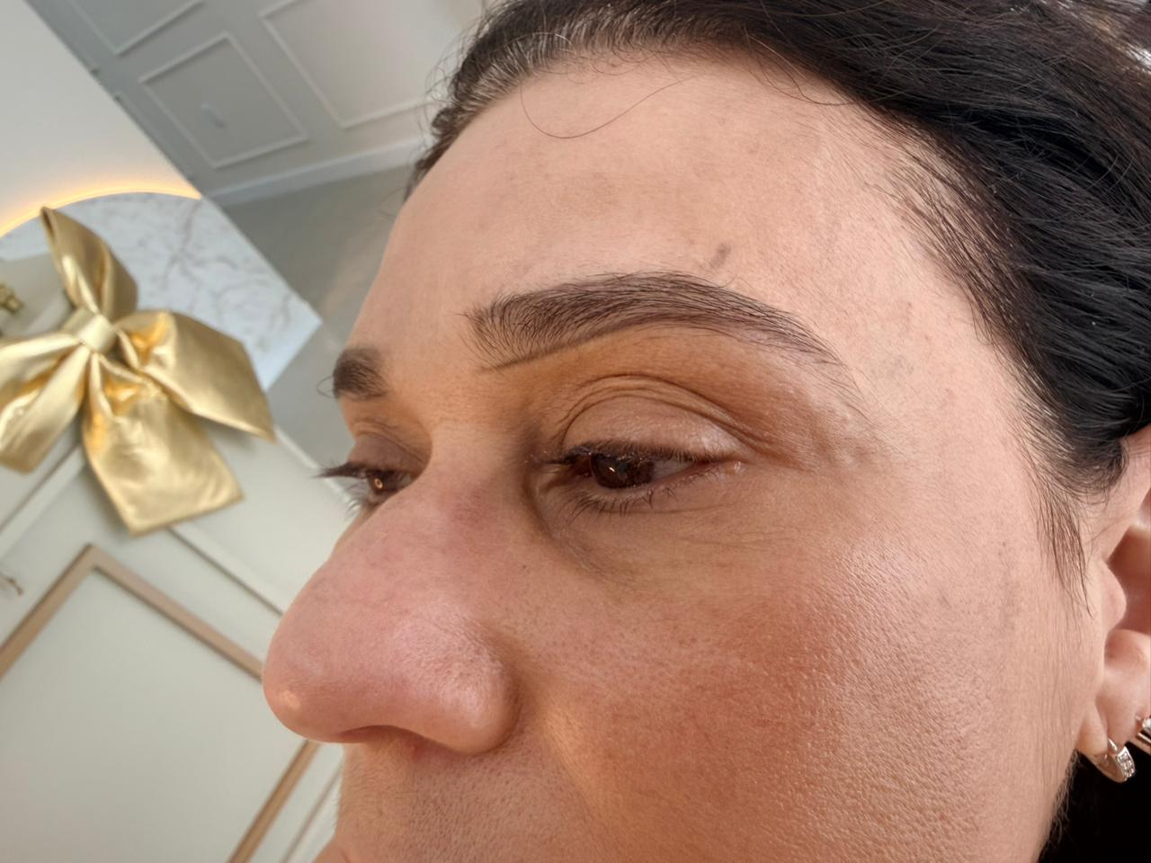 Antes do procedimento de Micropigmentação de sobrancelha e olhos